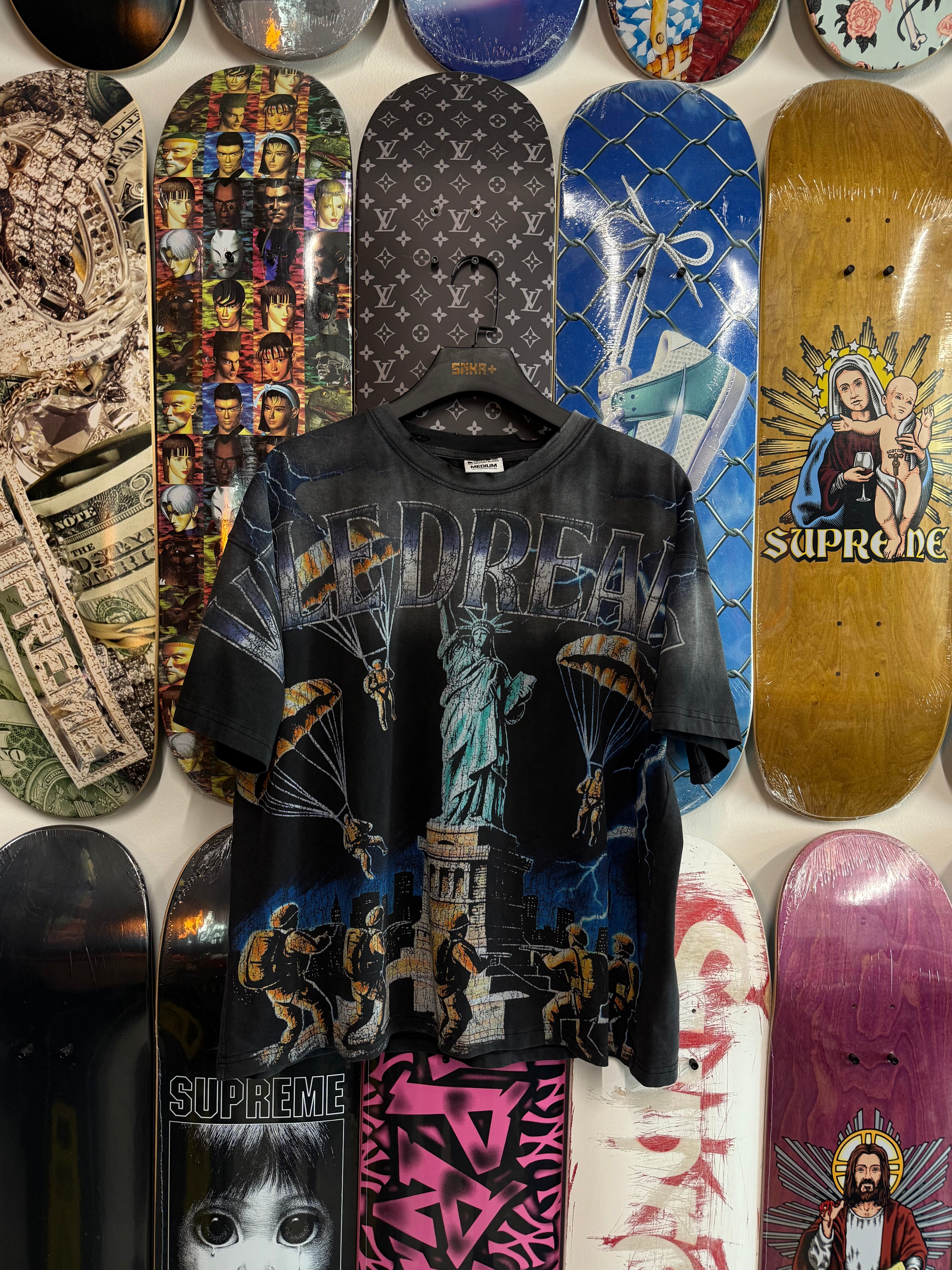 VALE FOREVER NYC INVASION T.SHIRT - Used/Worn