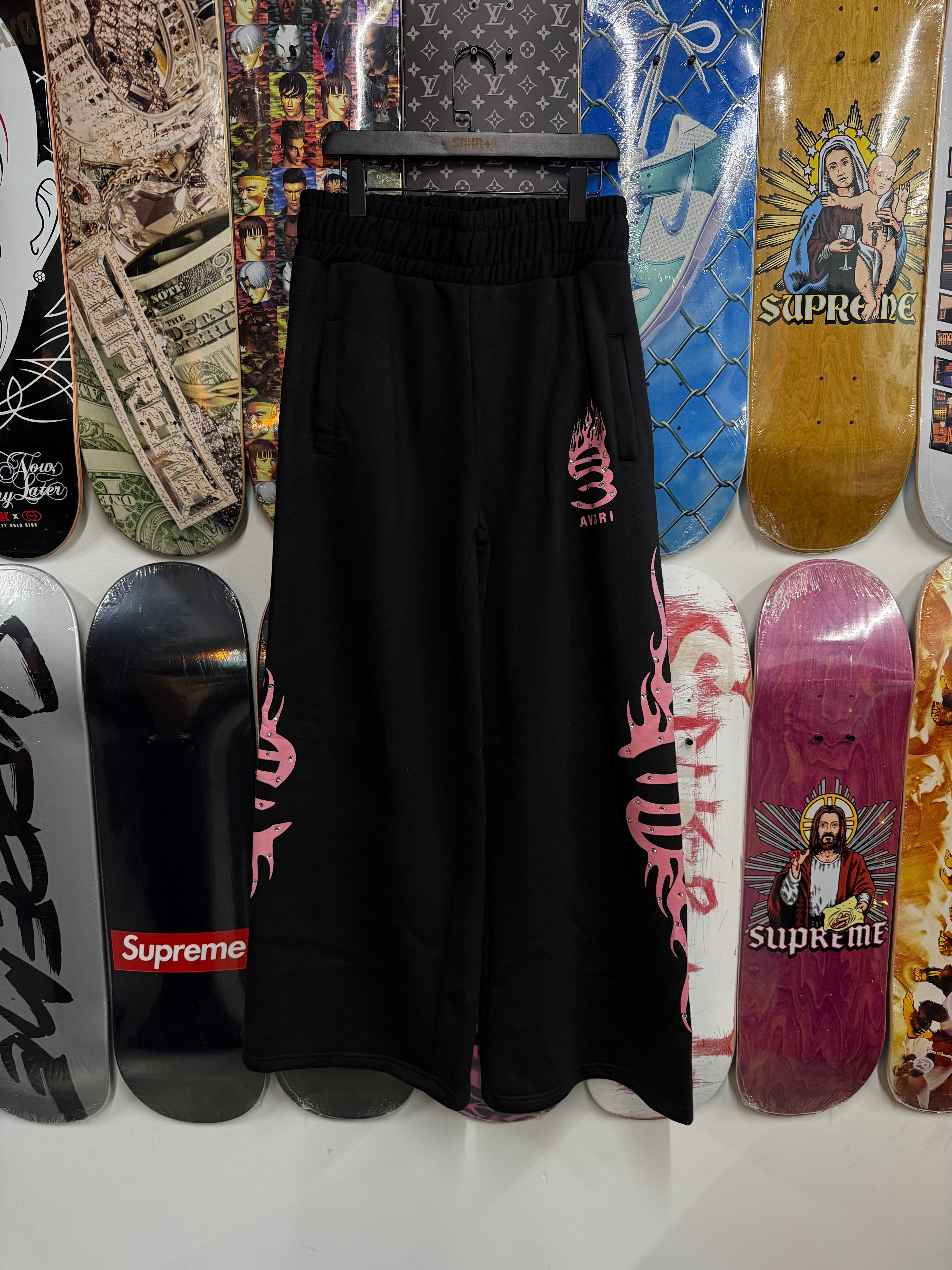 Av3ri Pink Diamond Sweatpants