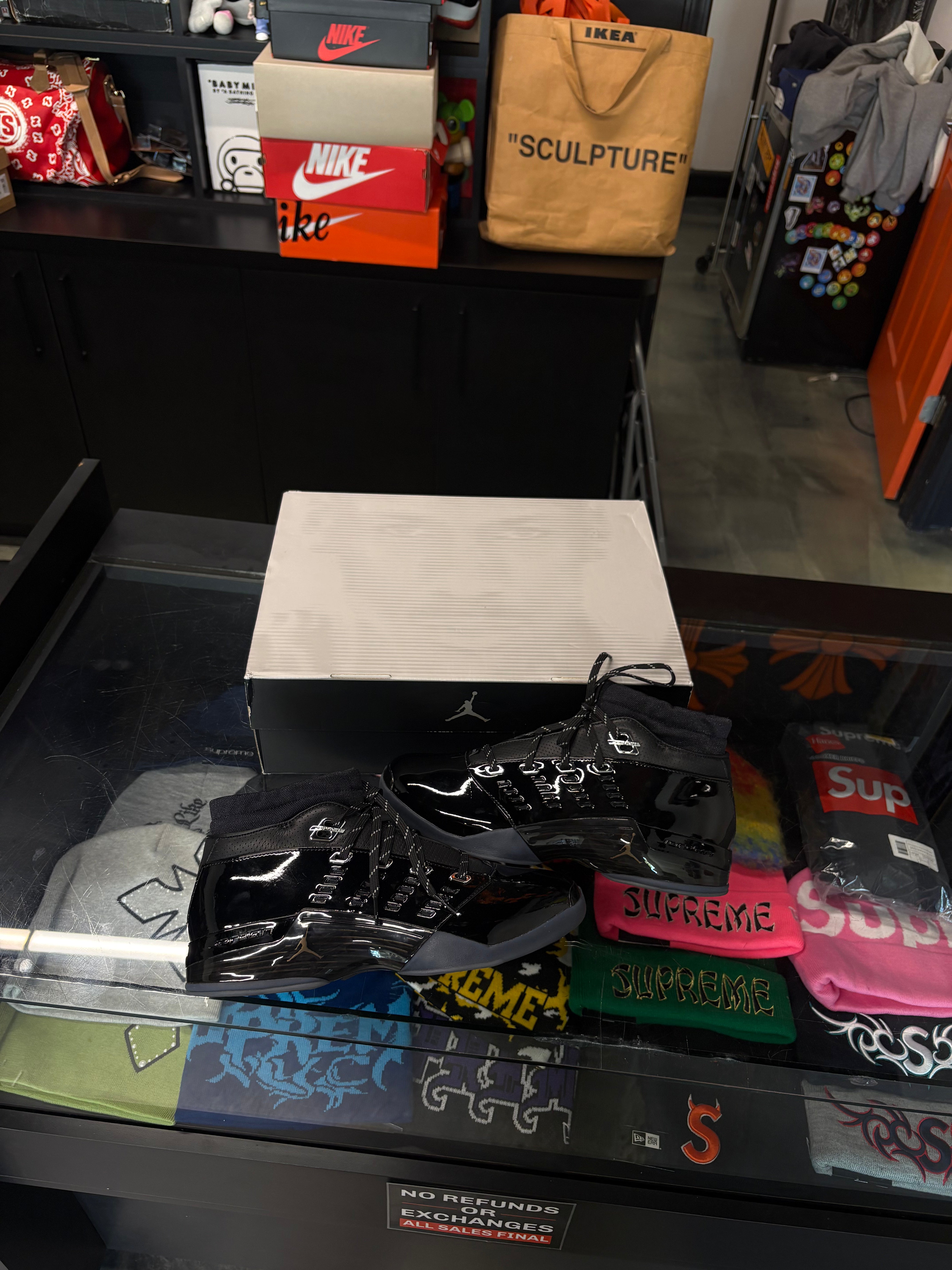 Jordan 17 Low Black Patent - Used/Worn