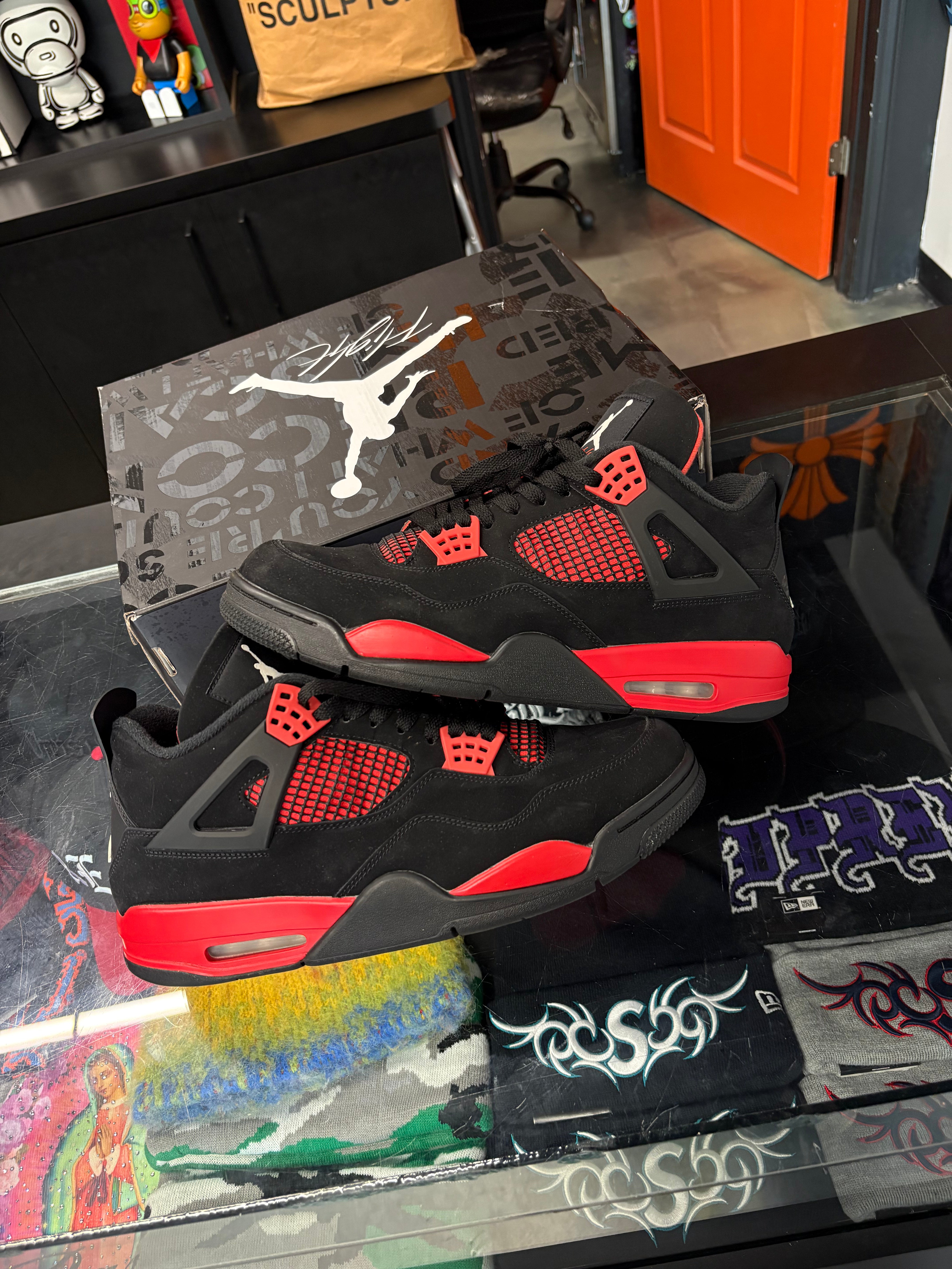 Jordan 4 Retro Red Thunder - Used/Worn