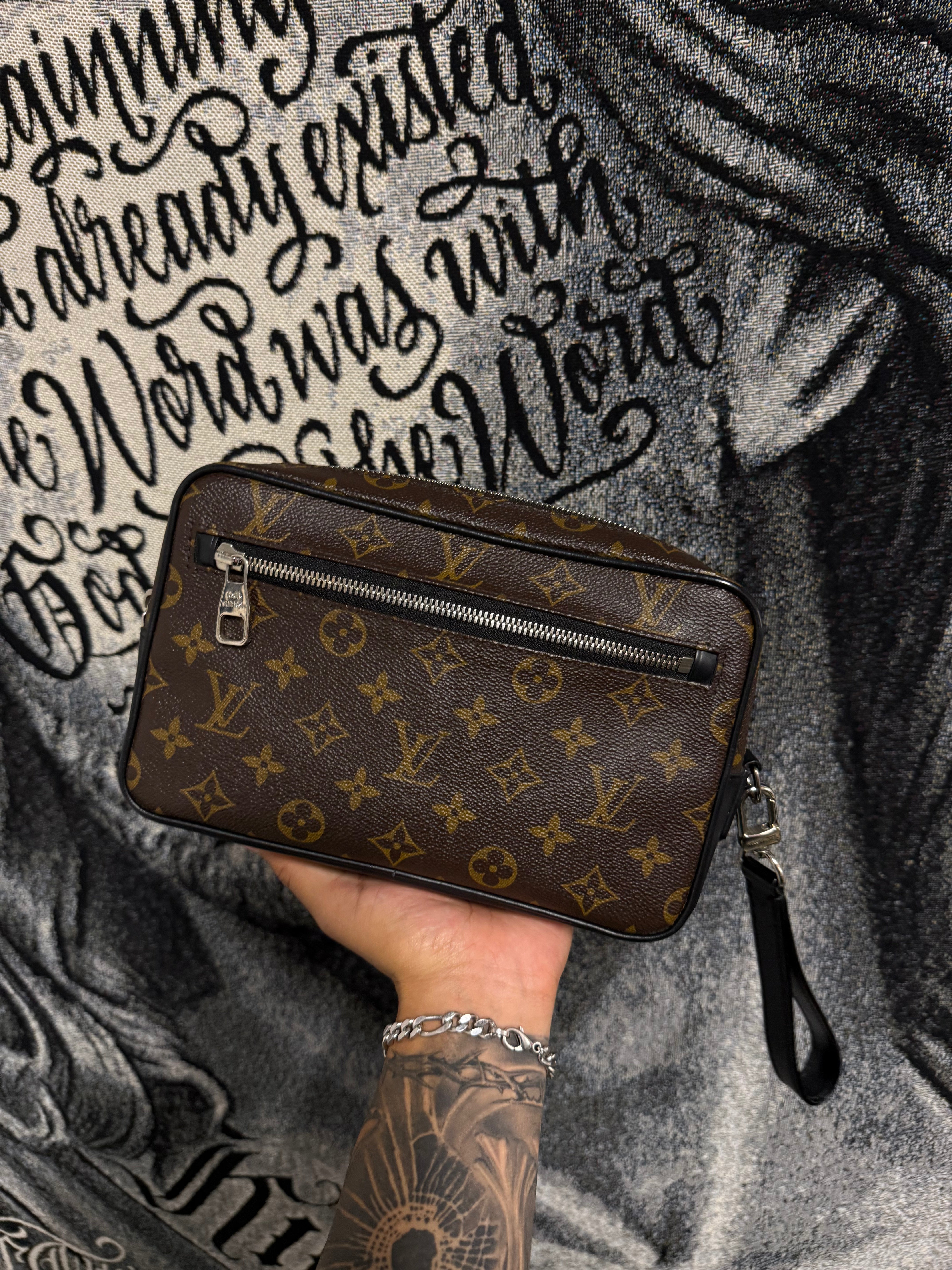 Louis Vuitton Kasai Clutch Brown Monogram - Like New